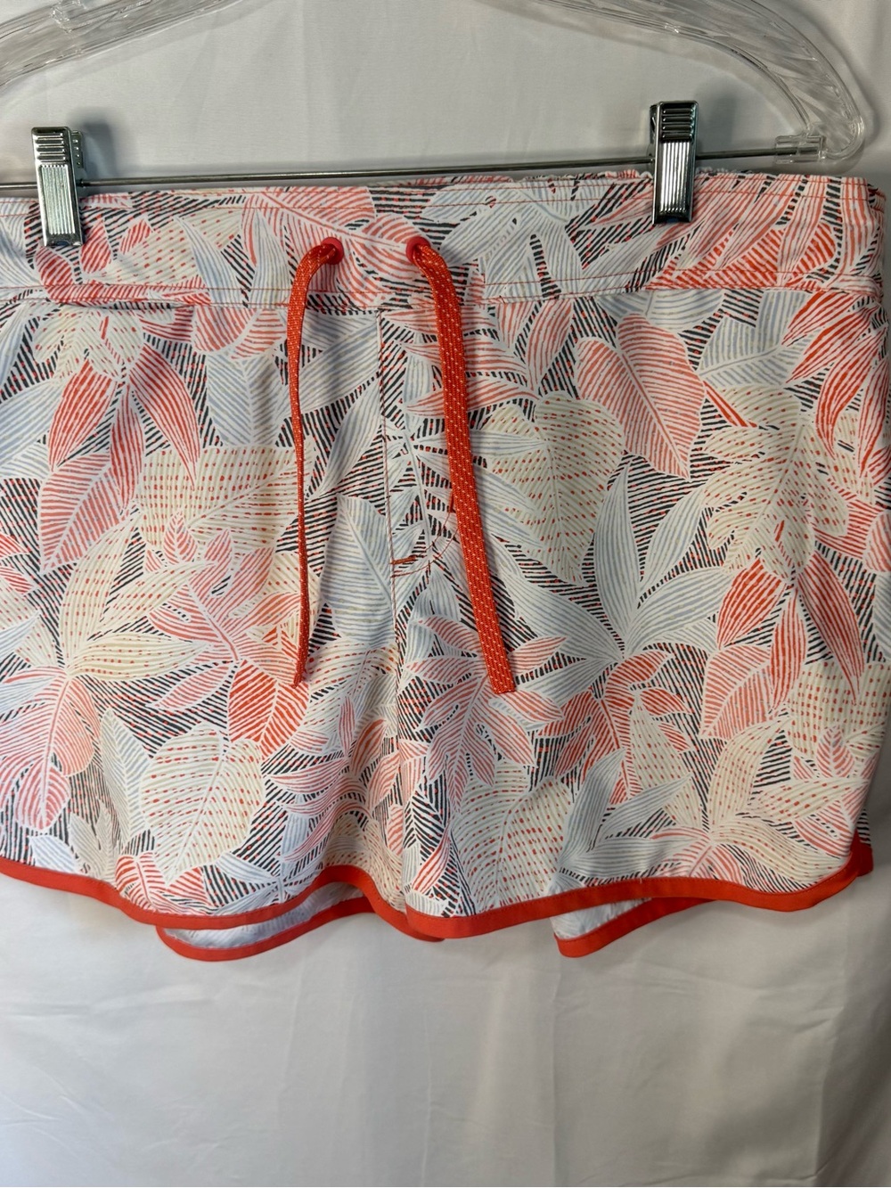Women's Coral Leaf-Print Athletic Shorts with Drawstring